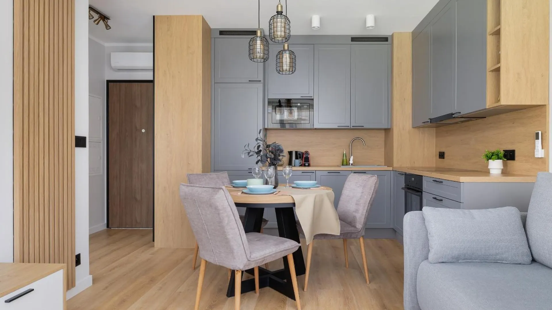 Apartment Elegancki Apartament W Krakowie Z Klimatyzacja I Dostepem Do Silowni By Noclegi Renters Poland