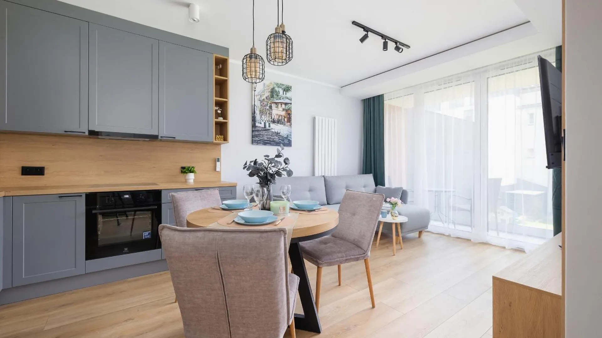 Elegancki Apartament W Krakowie Z Klimatyzacja I Dostepem Do Silowni By Noclegi Renters Apartment Krakow